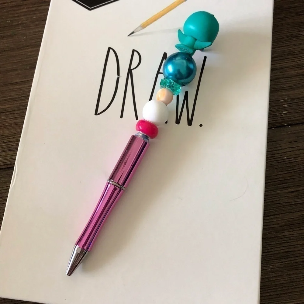 Disney Doorables: Pocahontas: Flit handmade beaded pen